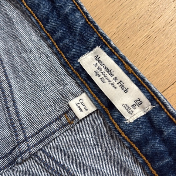 Abercrombie 90s relaxed jean - high rise curve love dark wash 8s - Picture 2 of 5
